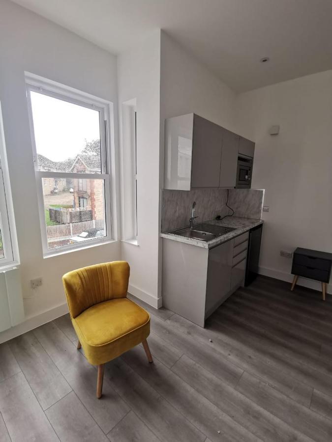 Seafront Suites - Close To Beach, Train Station & Southend Airport サウスエンド・オン・シー エクステリア 写真