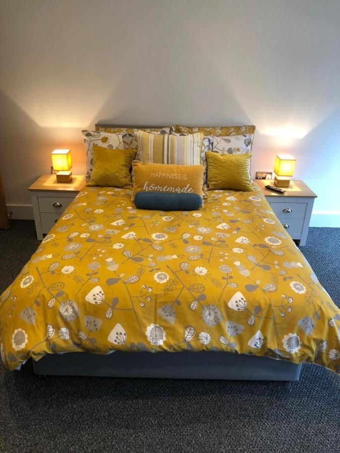 Seafront Suites - Close To Beach, Train Station & Southend Airport サウスエンド・オン・シー エクステリア 写真