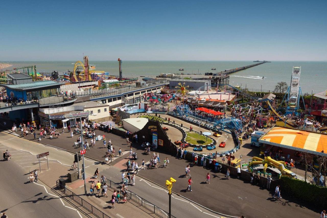 Seafront Suites - Close To Beach, Train Station & Southend Airport サウスエンド・オン・シー エクステリア 写真